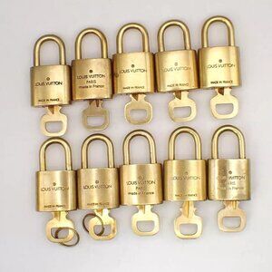 LOUIS VUITTON LV 10 Set Padlock Key Bag Charm Cadena Gold Plated France